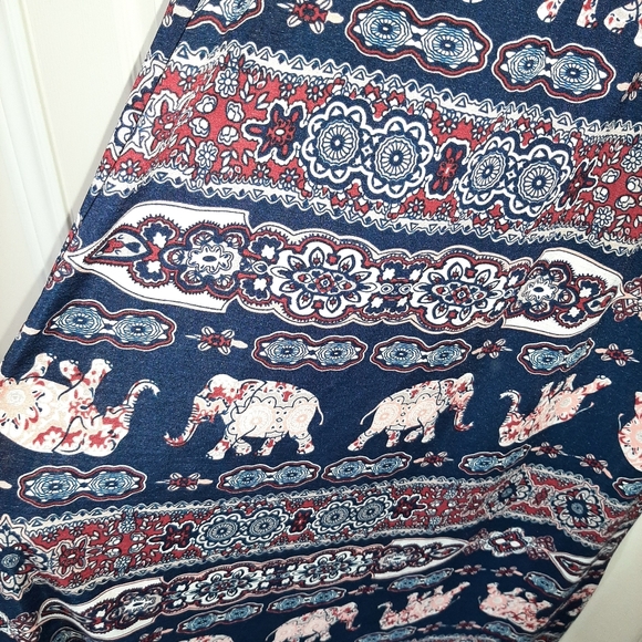 Nwt size large dress super stretchy - Picture 3 of 4